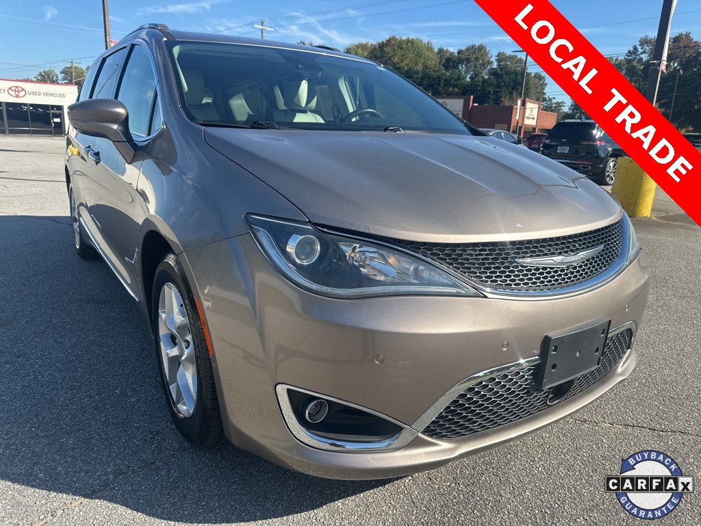 2017 Chrysler Pacifica Touring-L Plus