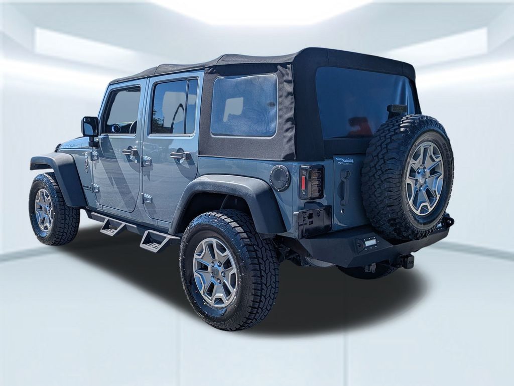 2015 Jeep Wrangler Unlimited Rubicon photo 3