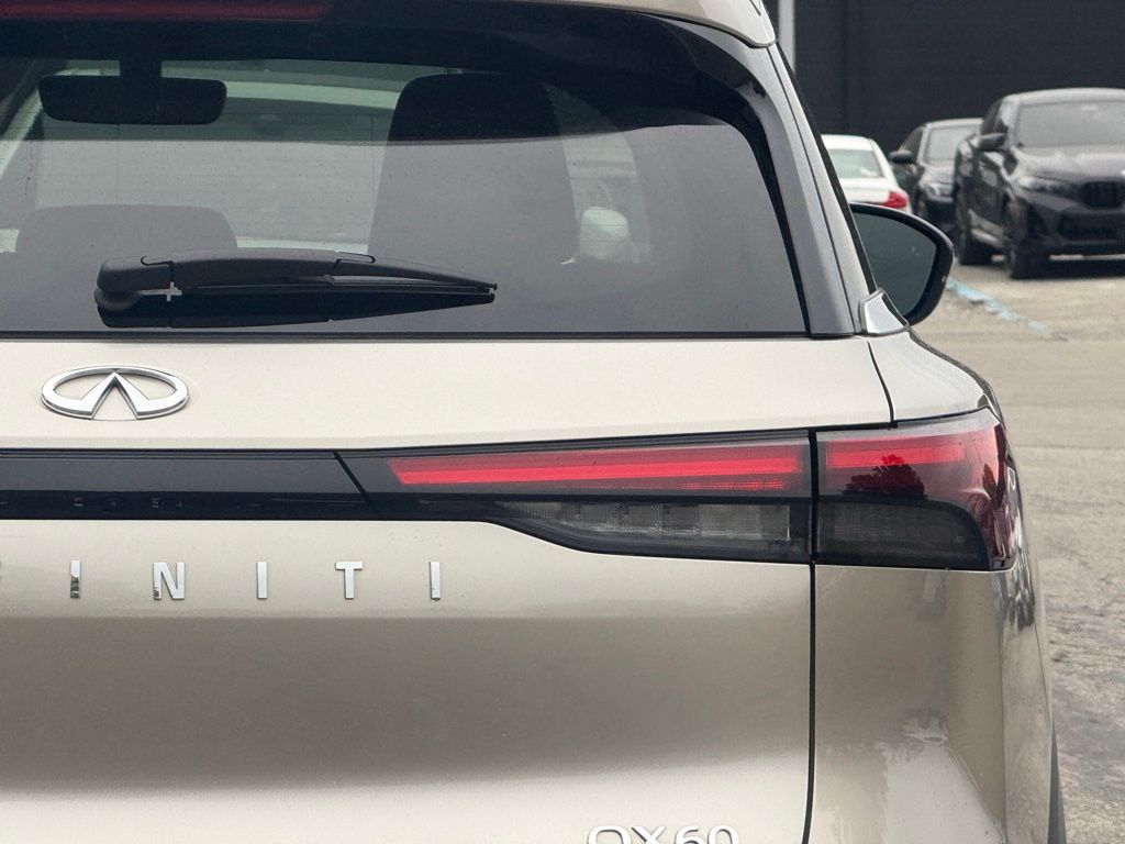 2024 Infiniti QX60 Luxe AWD photo 4