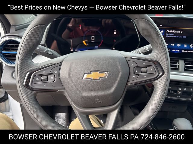 2025 Chevrolet Trax LT photo 11