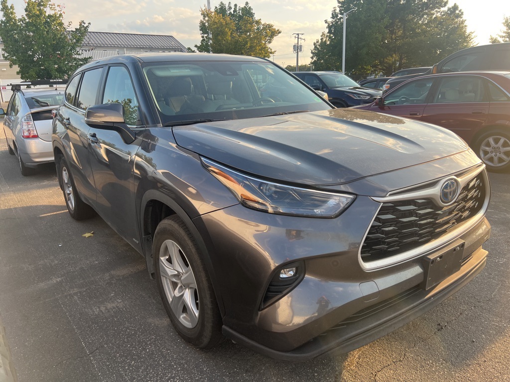 2023 Toyota Highlander Hybrid LE photo 3