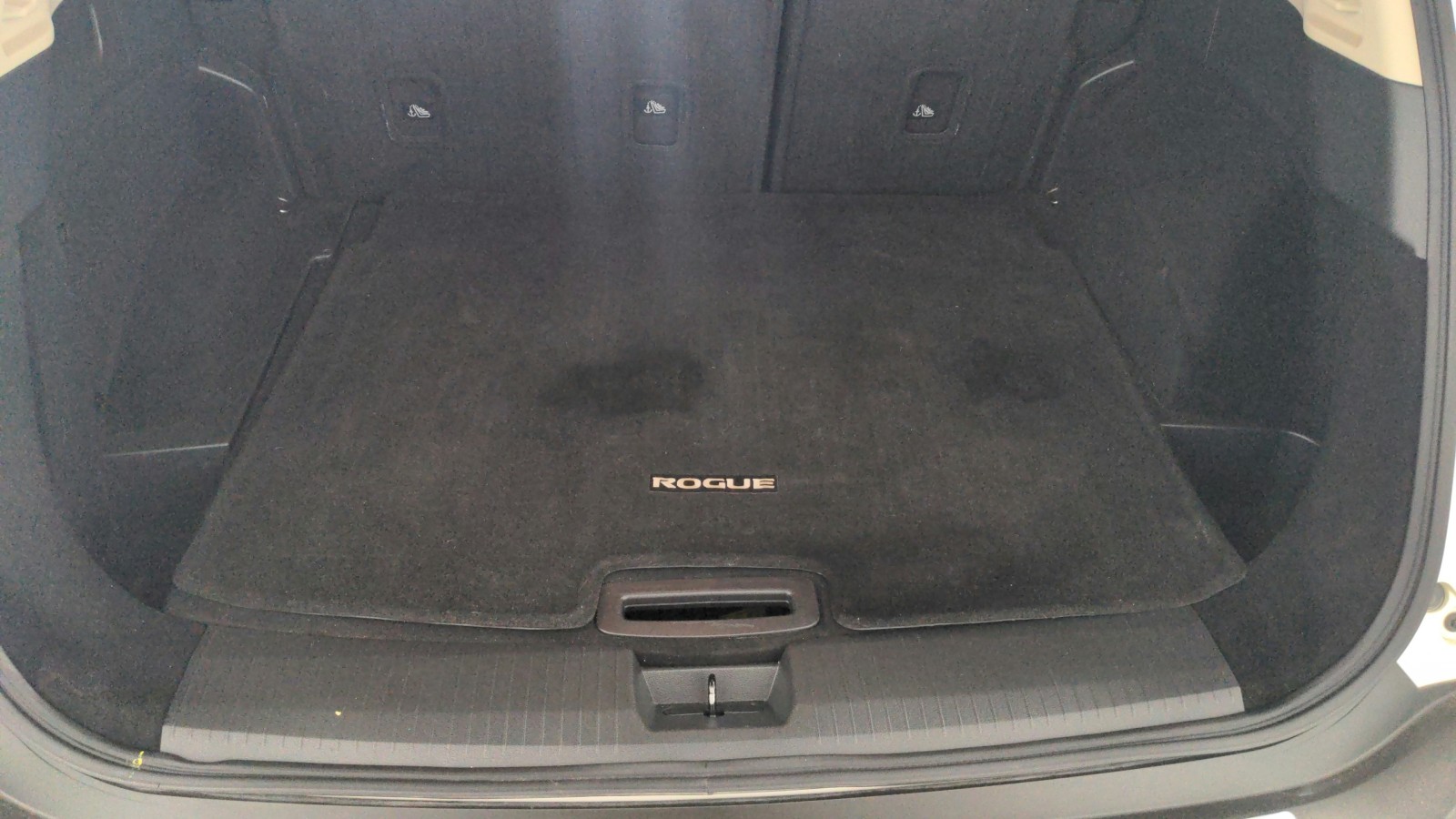 Used 2023 WHITE Nissan SV image 31