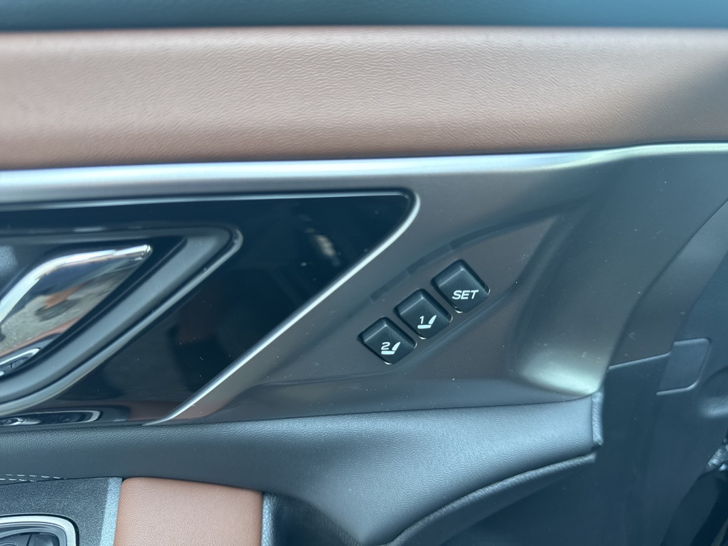 2025 Subaru Outback Touring XT photo 9