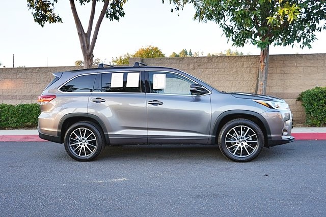 2017 Toyota Highlander XLE photo 4