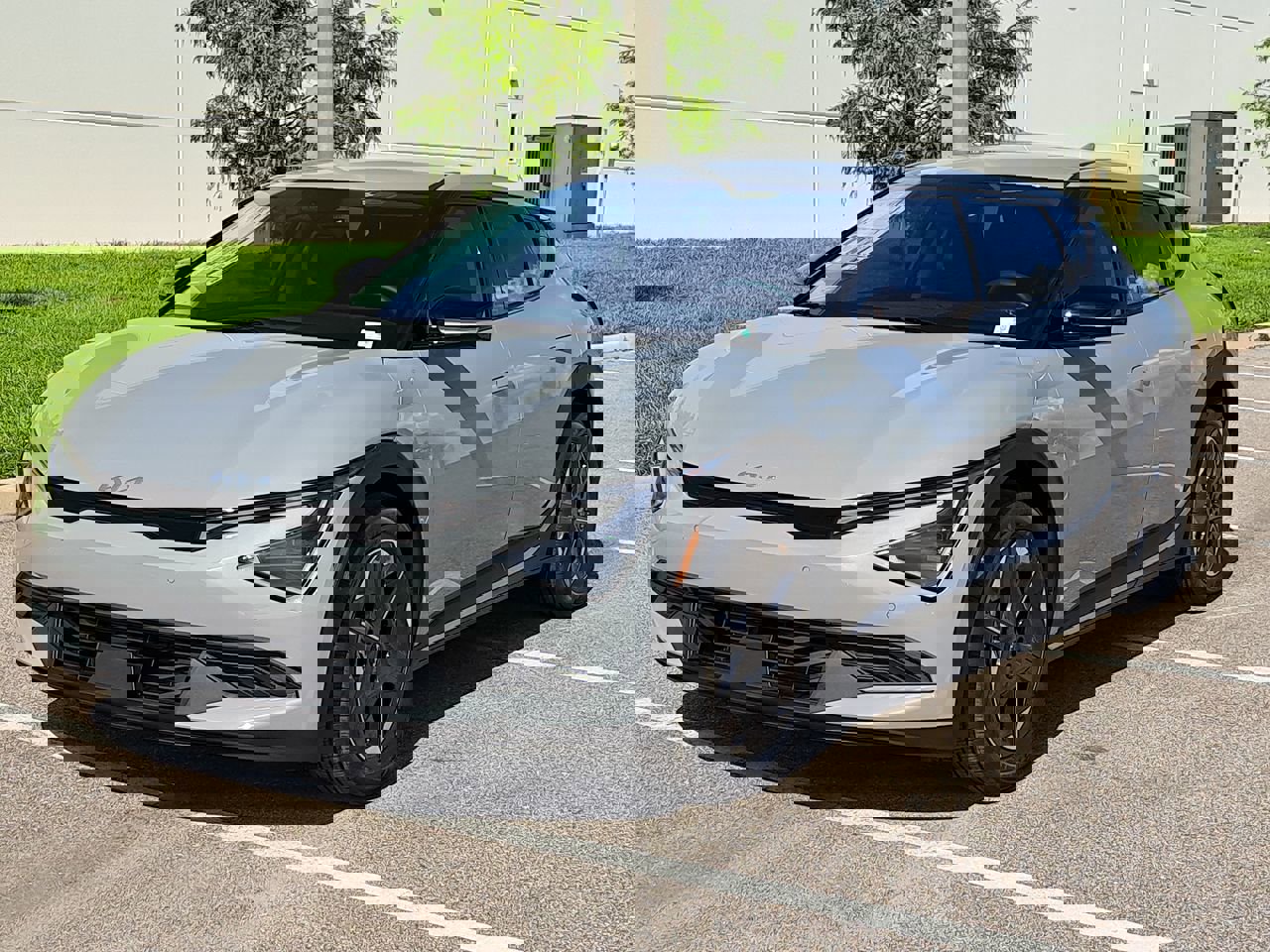 2025 Kia EV6 Light photo 2