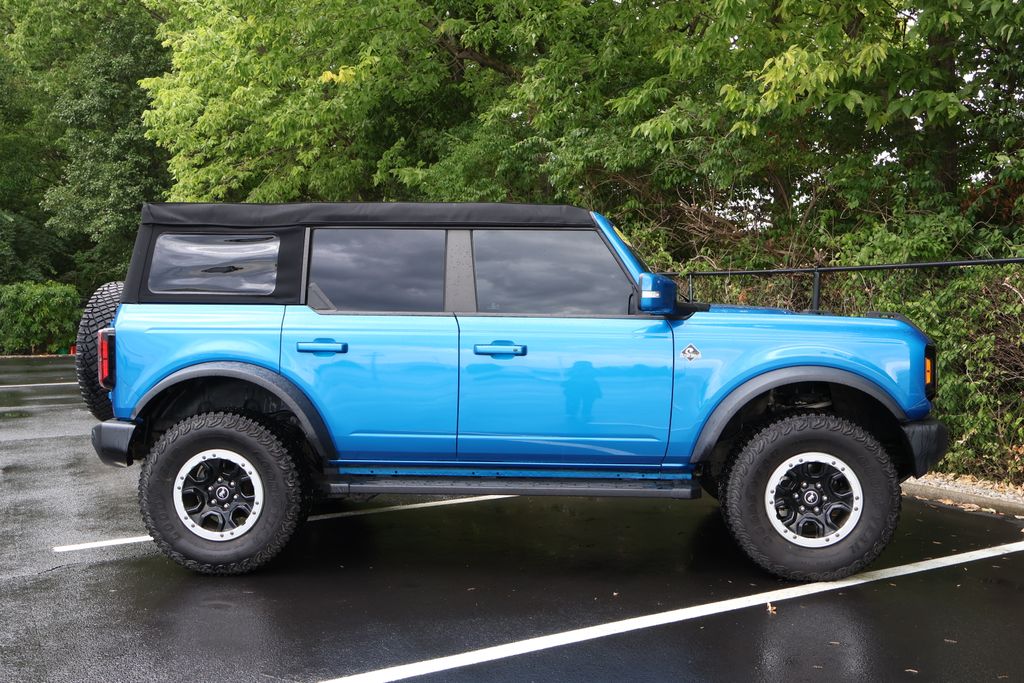 2023 Ford Bronco Outer Banks photo 9