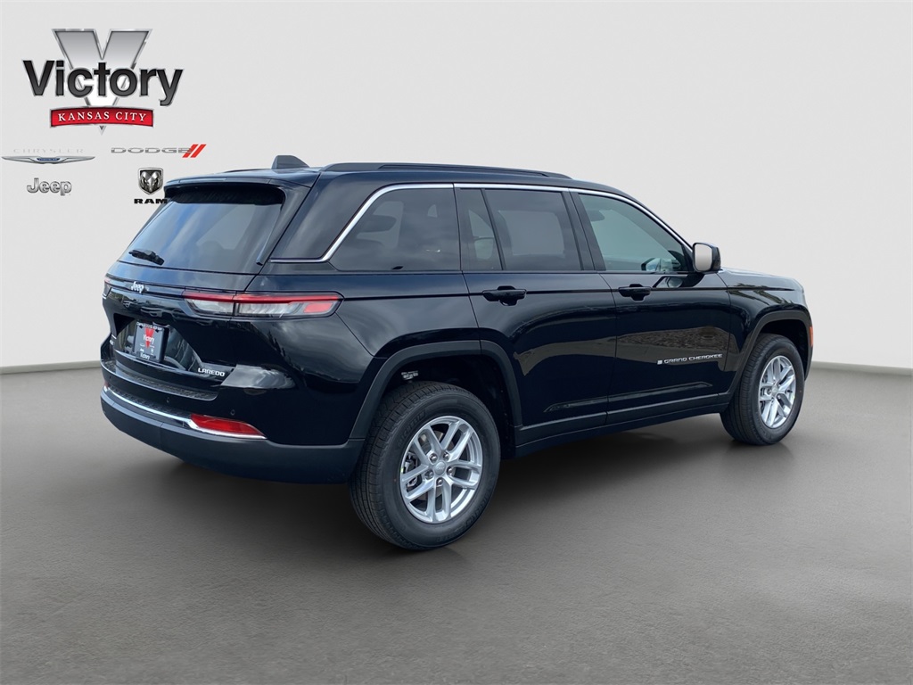 2025 Jeep Grand Cherokee Laredo photo 4