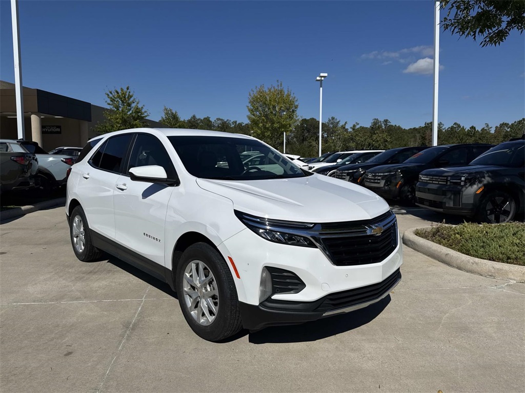 2022 Chevrolet Equinox LT photo 2