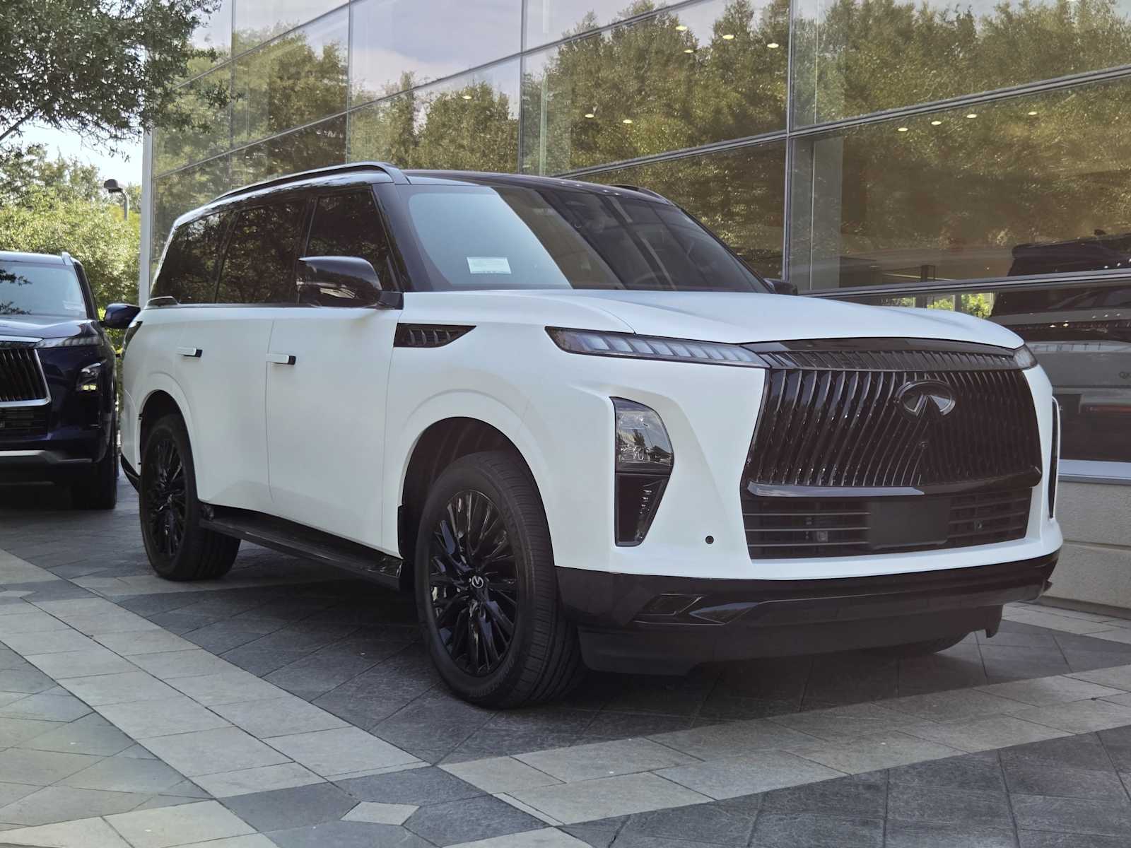 2025 Infiniti QX80 photo 2