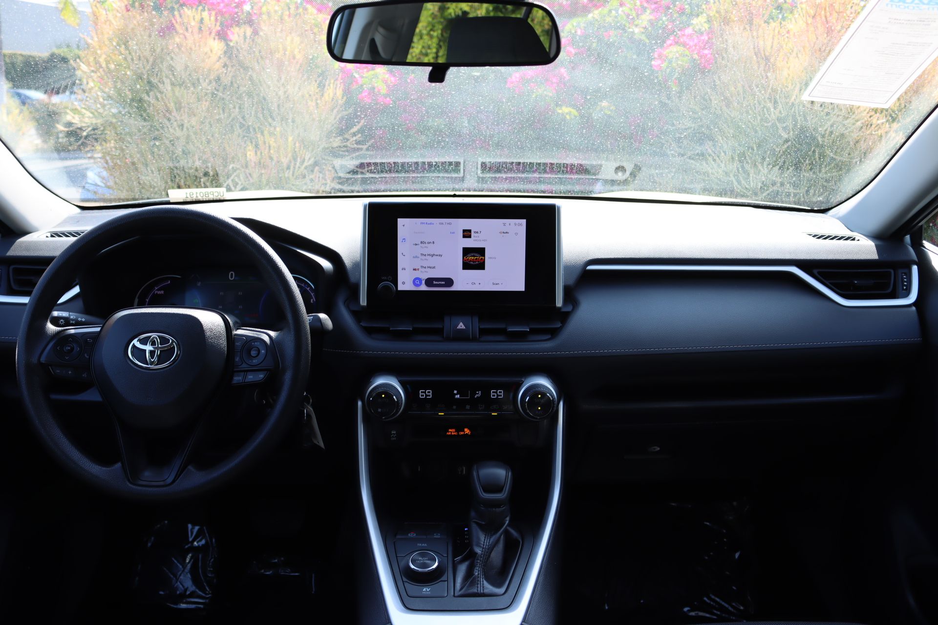 2024 Toyota RAV4 Hybrid LE photo 7