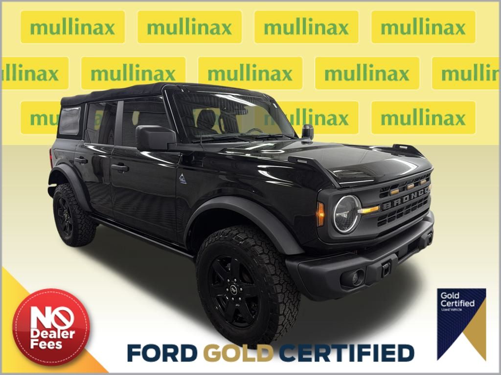 2022 Ford Bronco 4-Door Black Diamond's photo