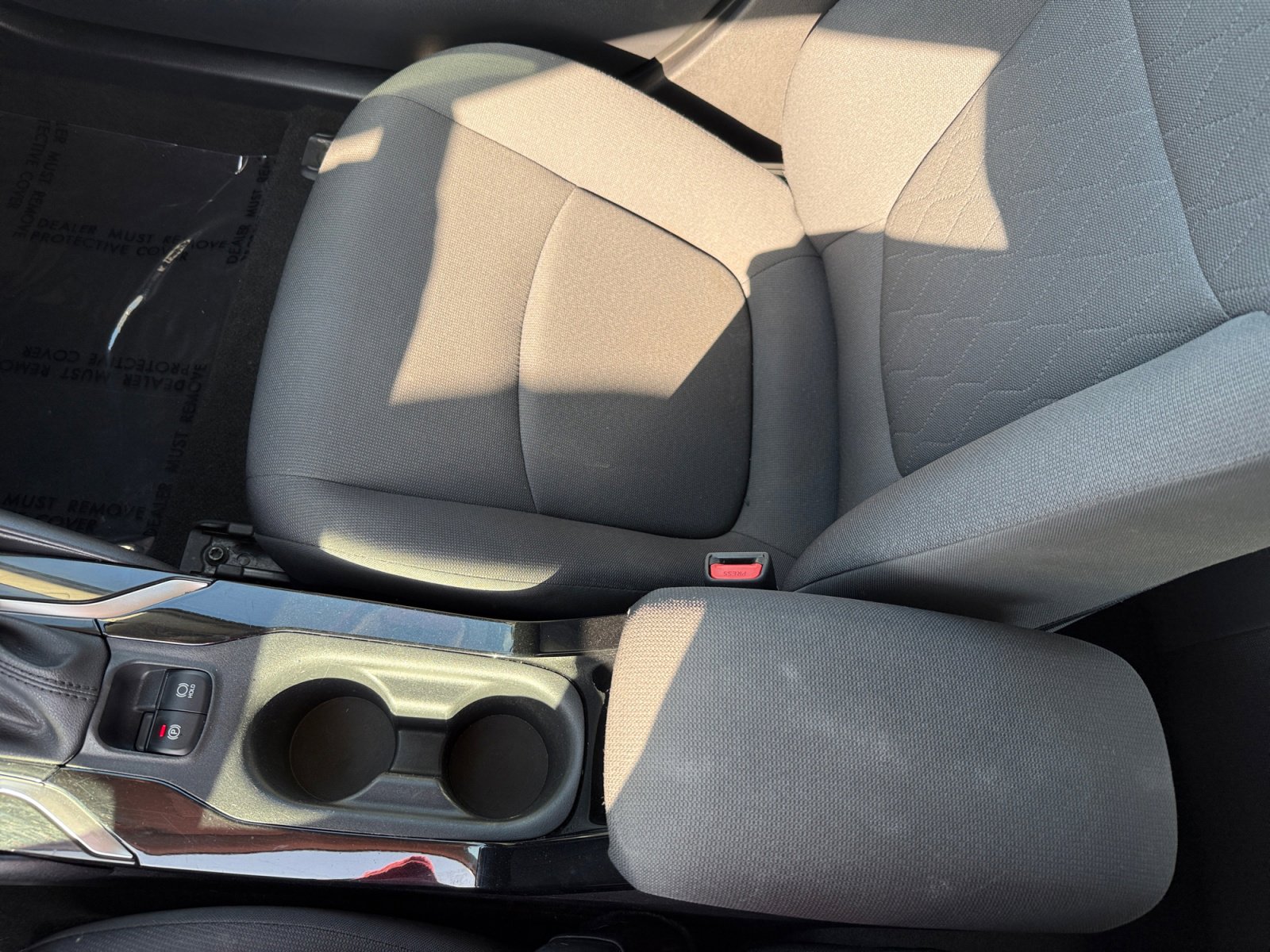 2021 Toyota Corolla LE photo 14