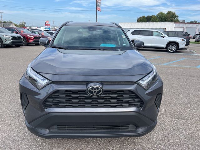 2025 Toyota RAV4 XLE photo 2