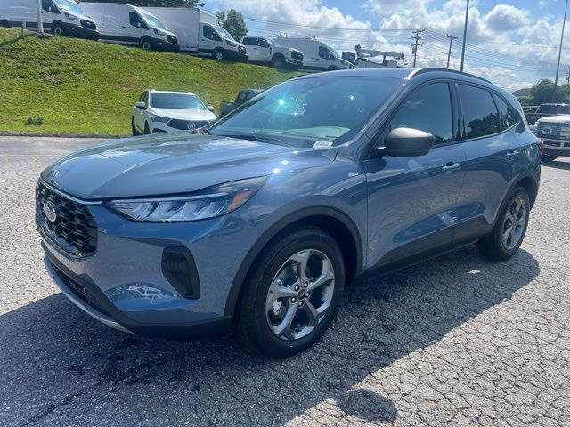 2025 Ford Escape ST-Line photo 4