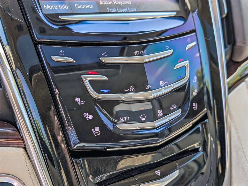 2015 Cadillac Escalade Luxury photo 27