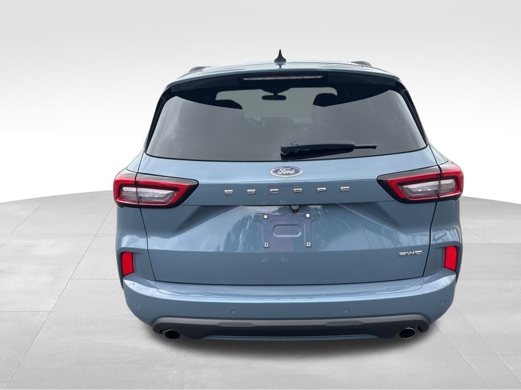 2023 Ford Escape ST-Line photo 4