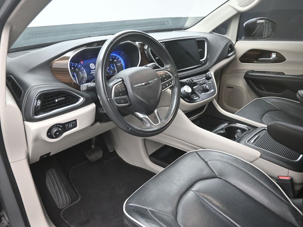 2022 Chrysler Pacifica Limited photo 18