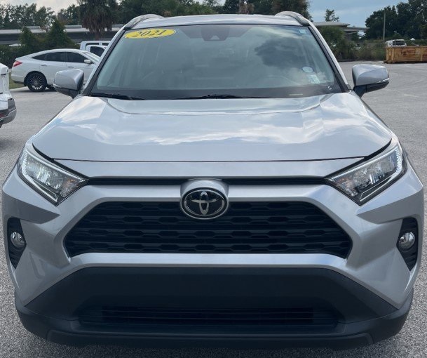2021 Toyota RAV4 XLE Premium photo 7