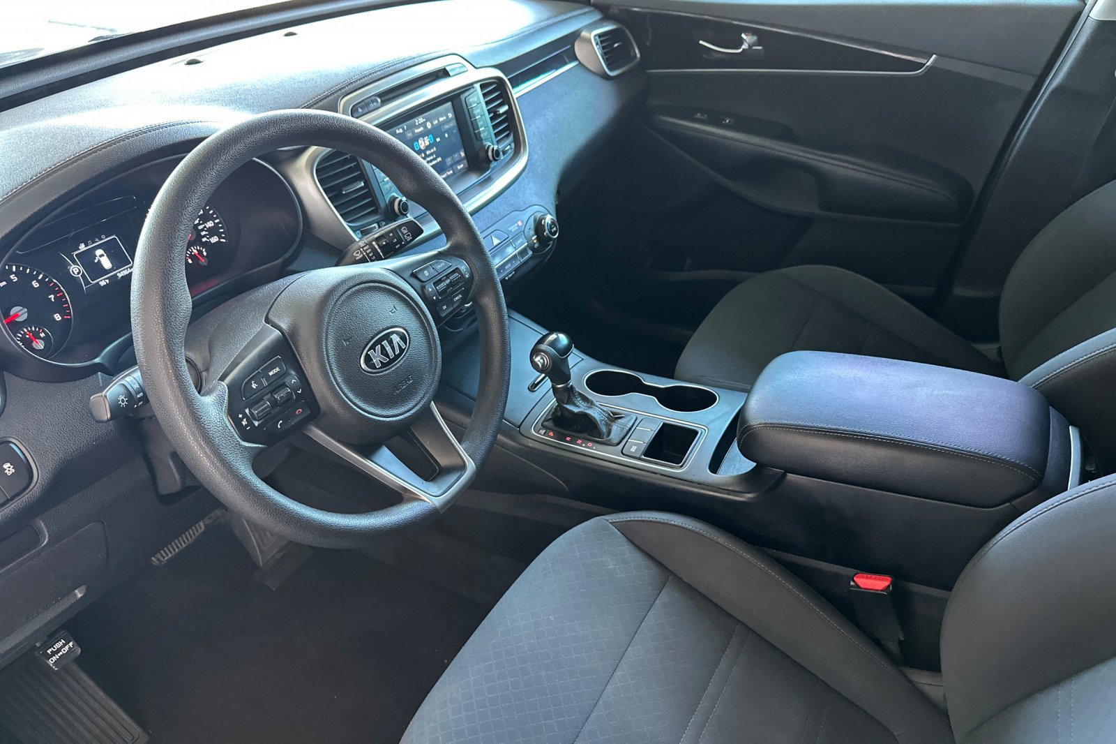 2018 Kia Sorento LX photo 9