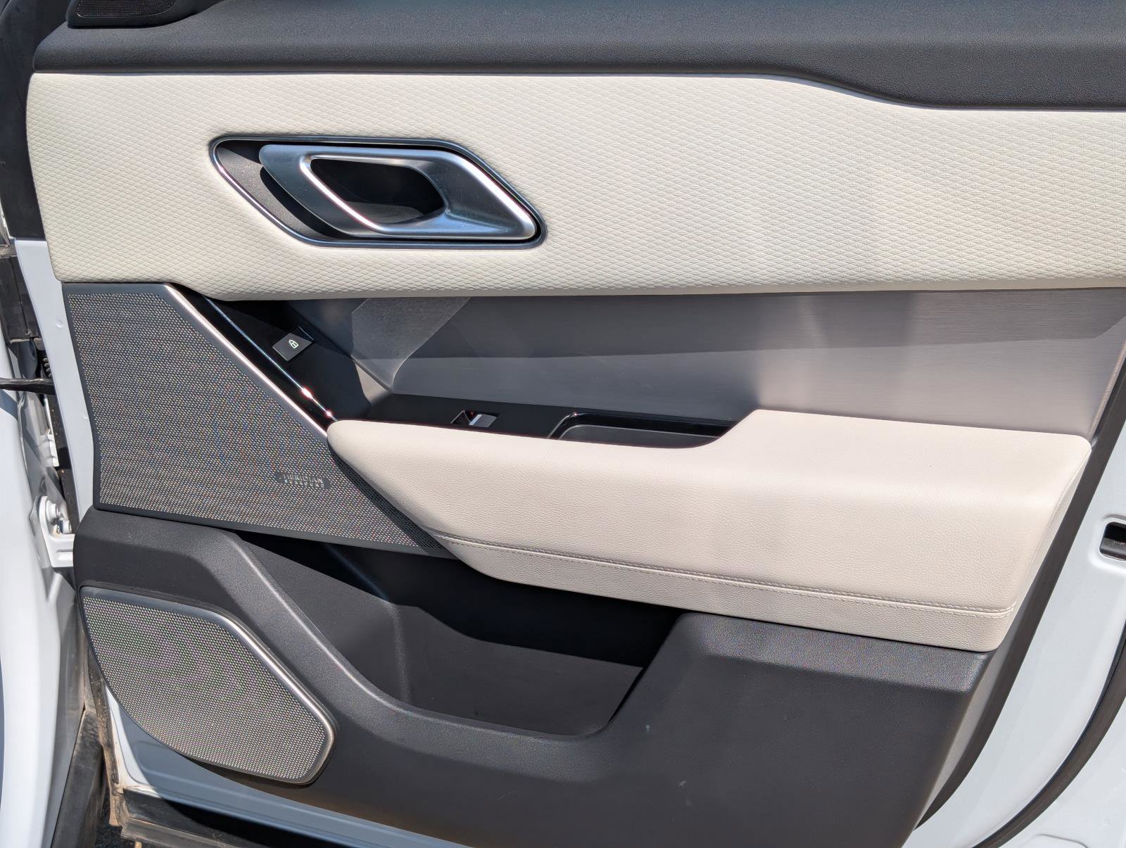 2021 Land Rover Range Rover Velar P340 R-Dynamic S photo 39