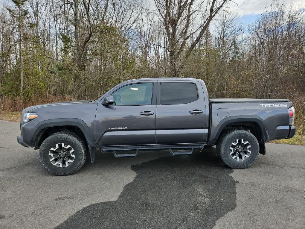 2023 Toyota Tacoma TRD photo 2