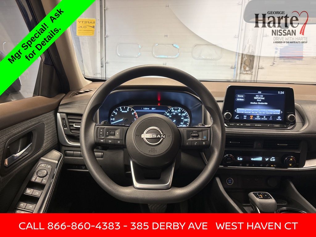 2023 Nissan Rogue SV photo 17