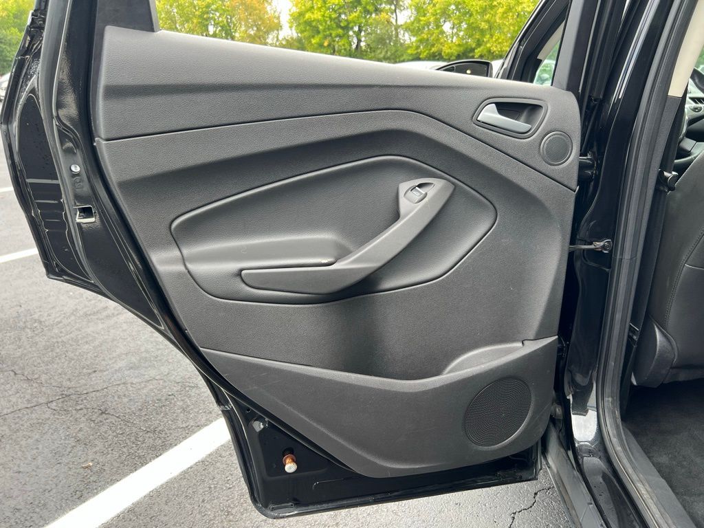 2015 Ford Escape Titanium photo 21