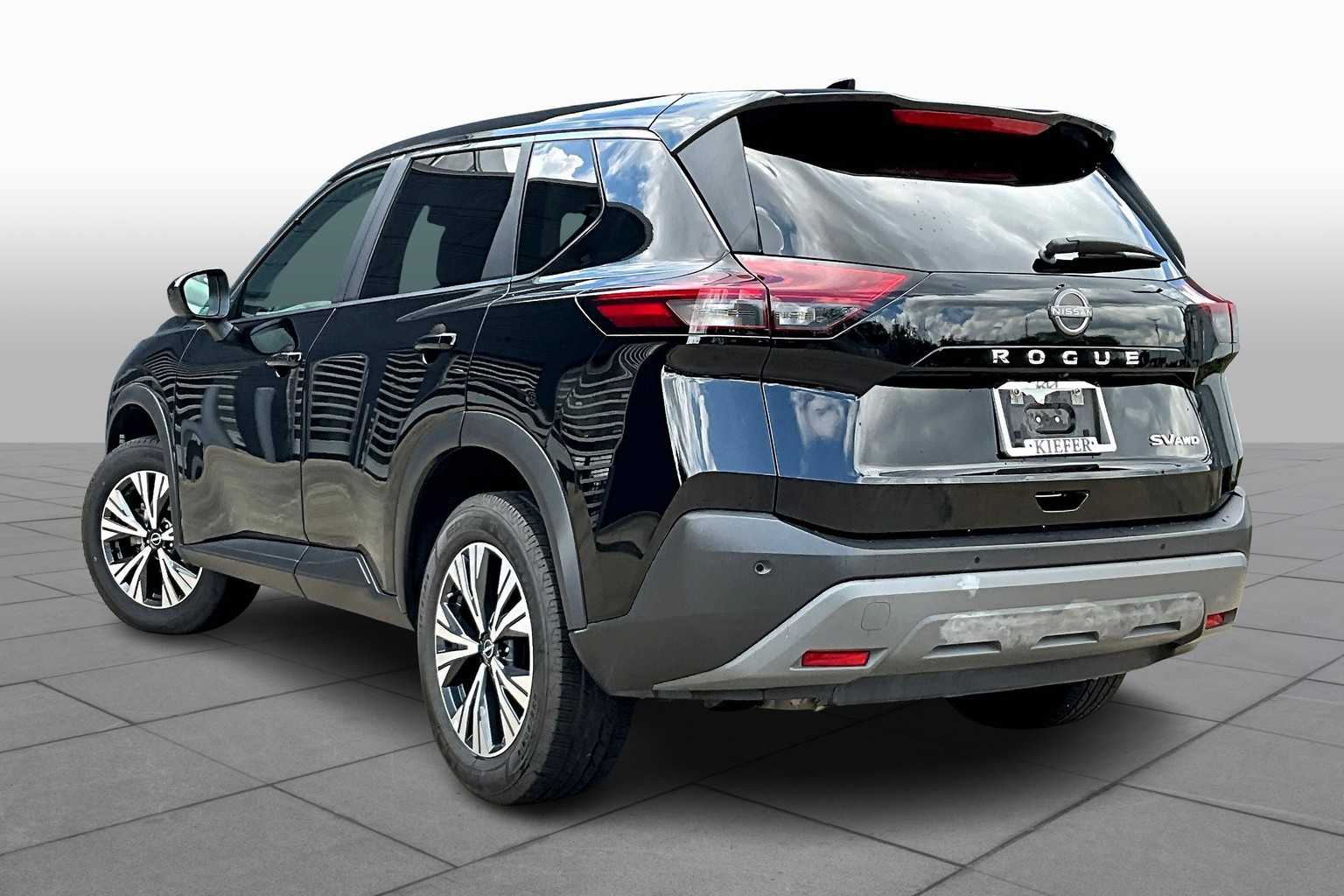 2023 Nissan Rogue SV photo 10