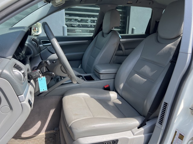 2010 Porsche Cayenne Base photo 12