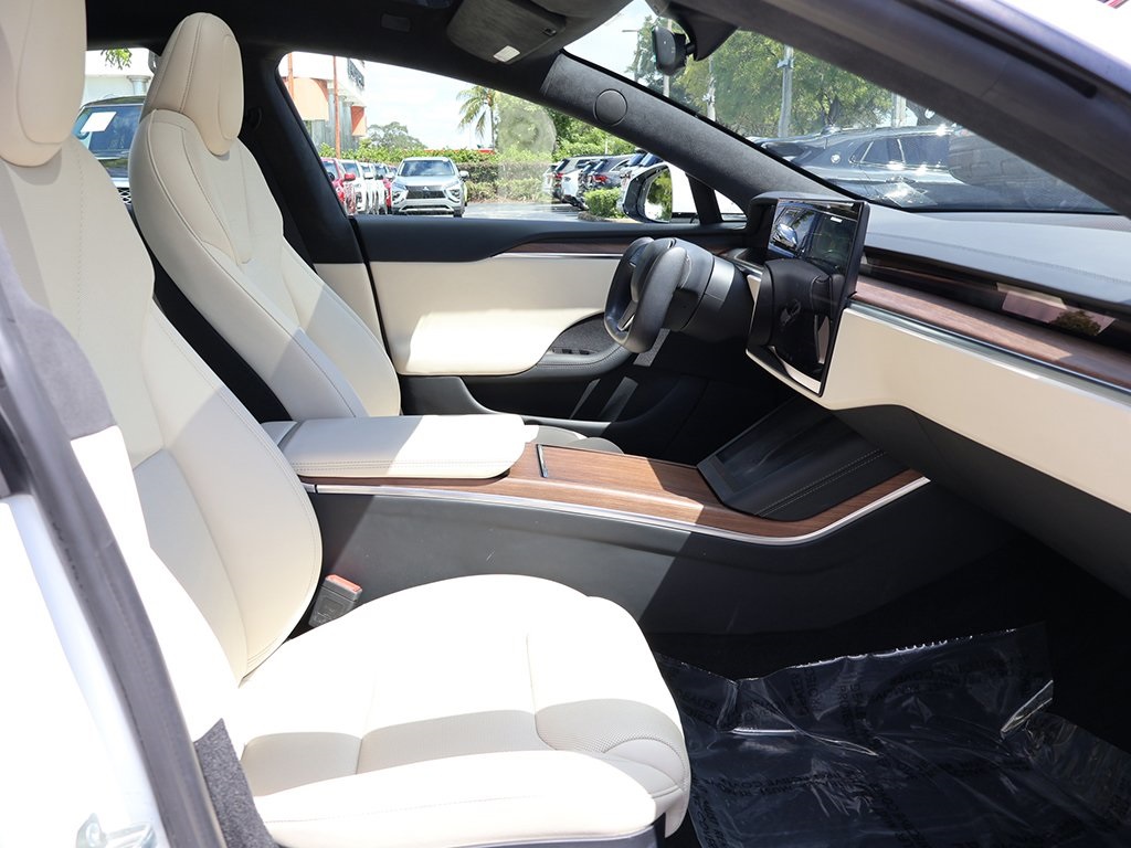 2022 Tesla Model S photo 25