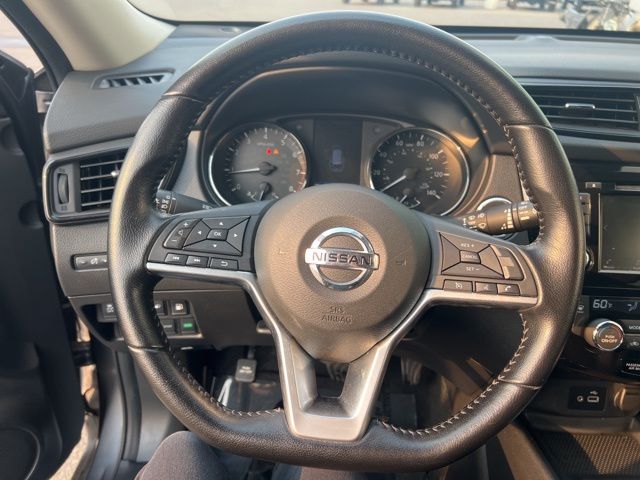 2020 Nissan Rogue SV photo 13