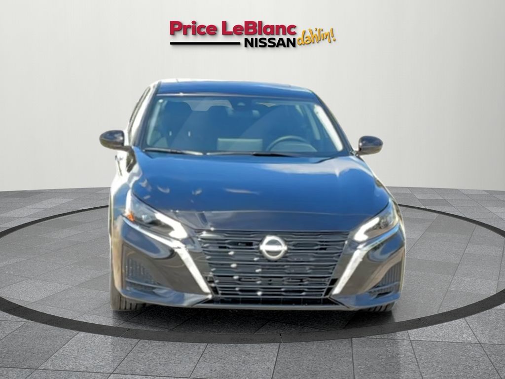 2025 Nissan Altima SV Special Edition photo 2