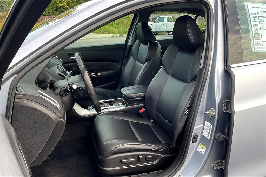2015 Acura TLX Base photo 24