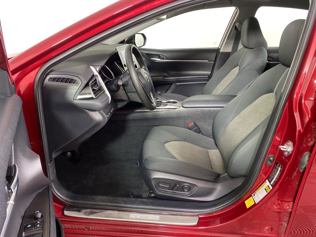 2022 Toyota Camry LE photo 14