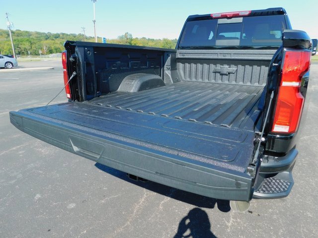 2025 Chevrolet Silverado 2500HD High Country photo 11