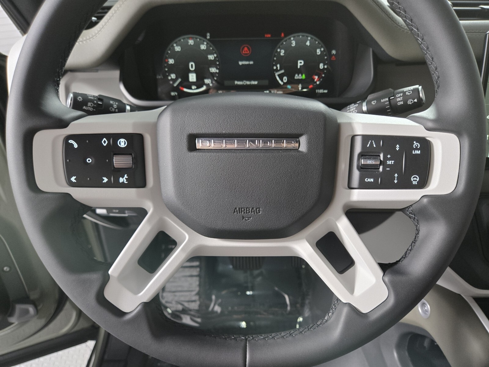 2025 Land Rover Defender X-Dynamic SE photo 22