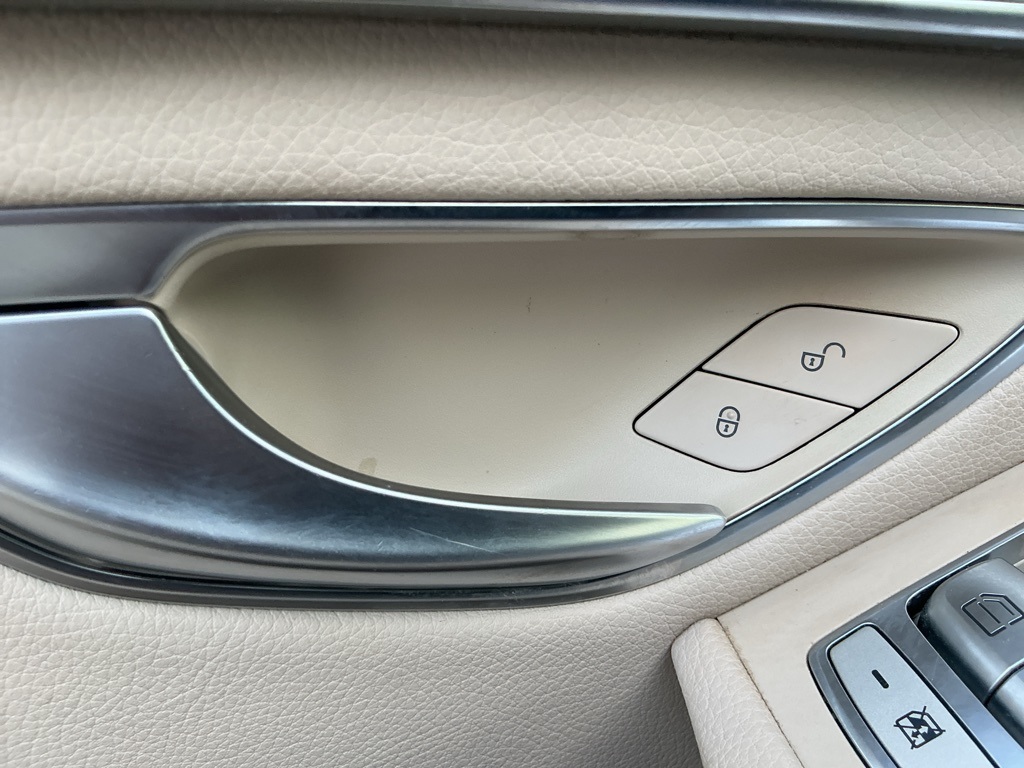 2016 Mercedes Benz GLC 300 4MATIC photo 22