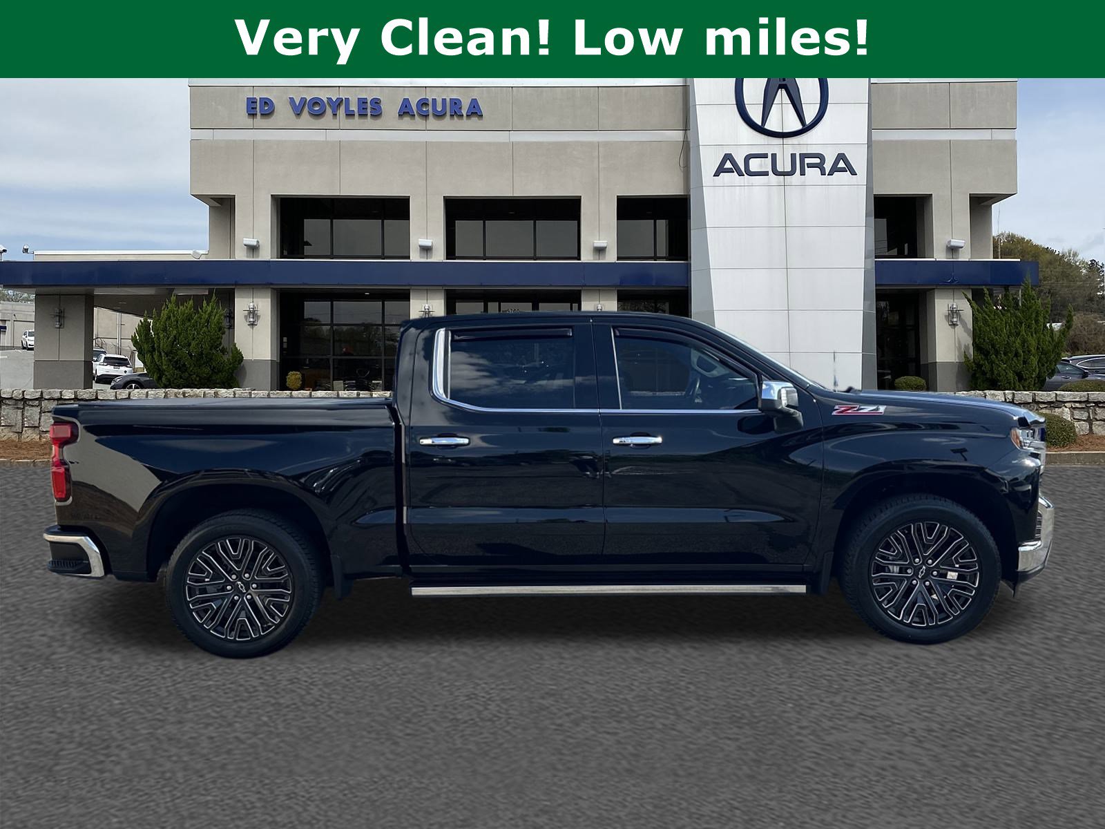2022 Chevrolet Silverado 1500 LTZ photo 4