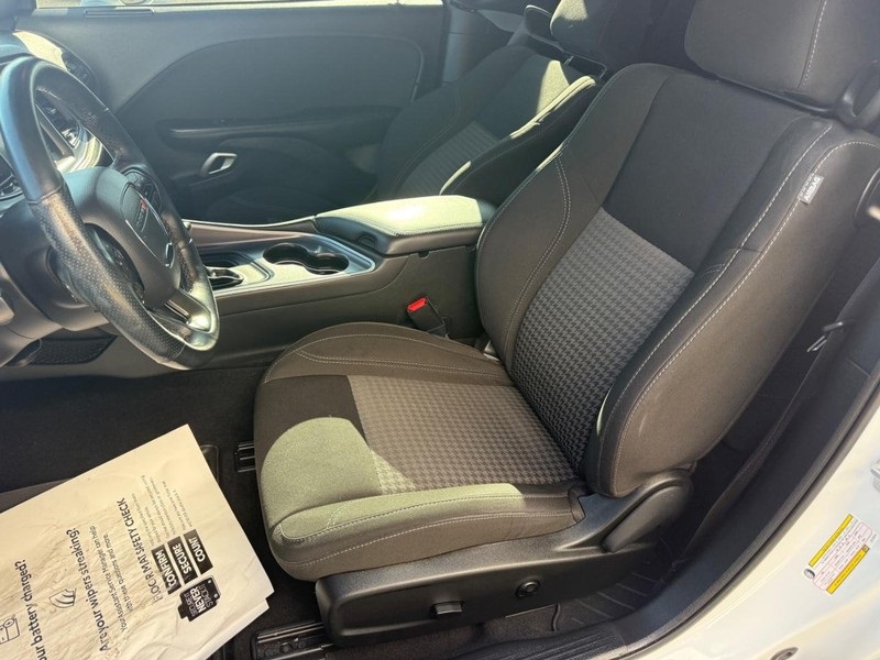 2020 Dodge Challenger SXT AWD photo 27