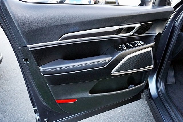 2024 Kia Telluride LX photo 19