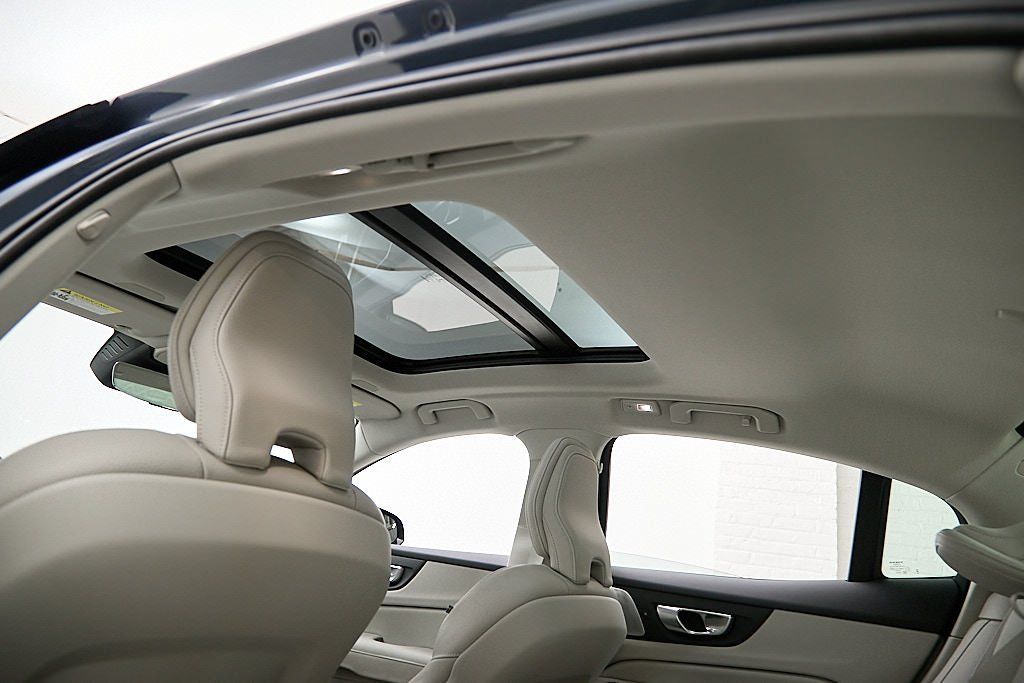 2024 VOLVO S60 - Image 21