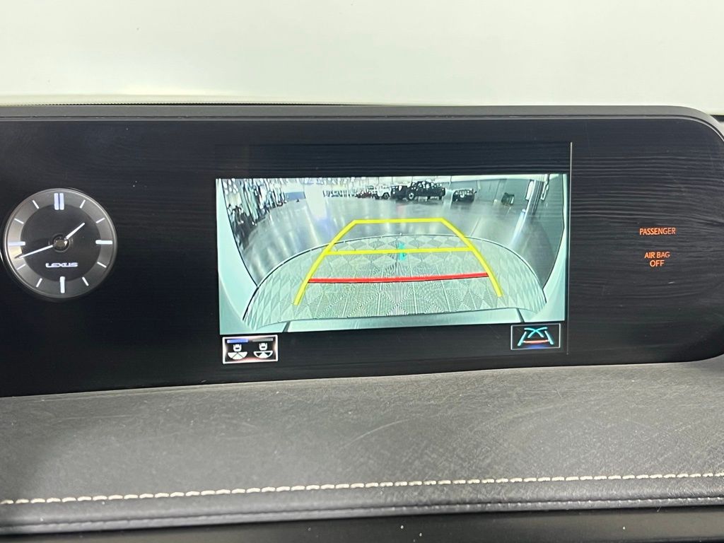 2021 Lexus UX 250h photo 18