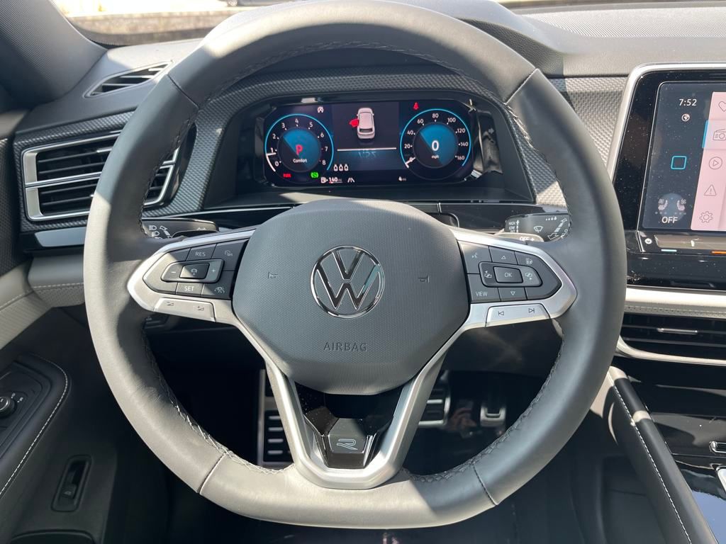 2025 Volkswagen Atlas Cross Sport SEL R-Line photo 14