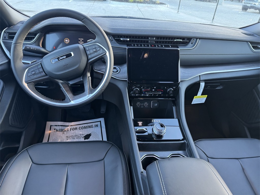 2025 Jeep Grand Cherokee Limited photo 10