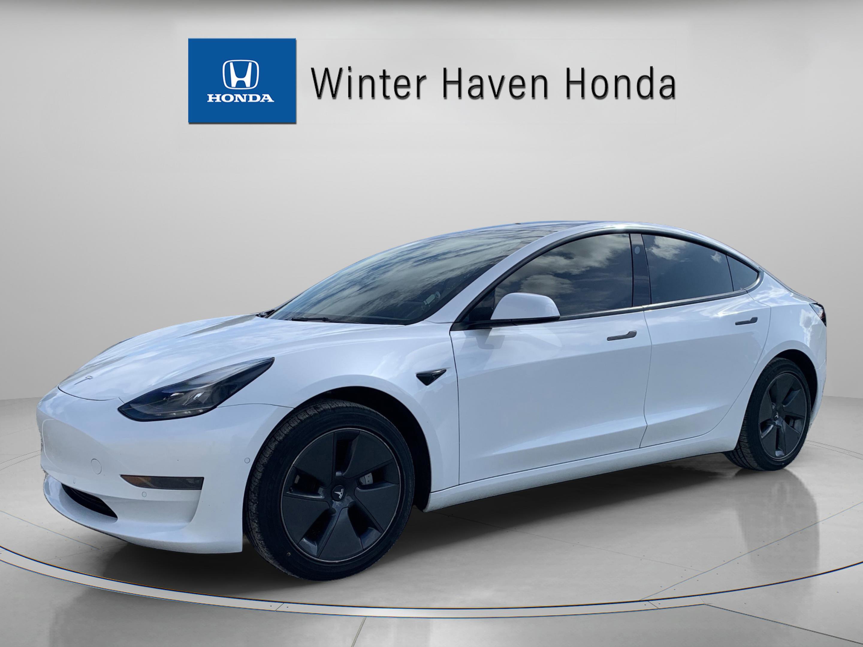 2021 Tesla Model 3 Standard Range Plus photo 2