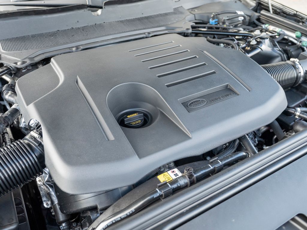2025 Land Rover Discovery SE photo 24