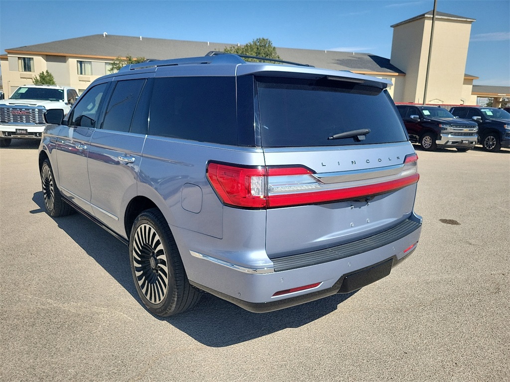 2018 Lincoln Navigator Black Label photo 3