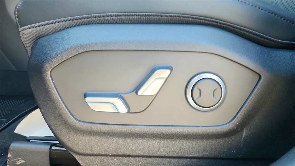 2025 Hyundai Santa Fe SEL photo 22