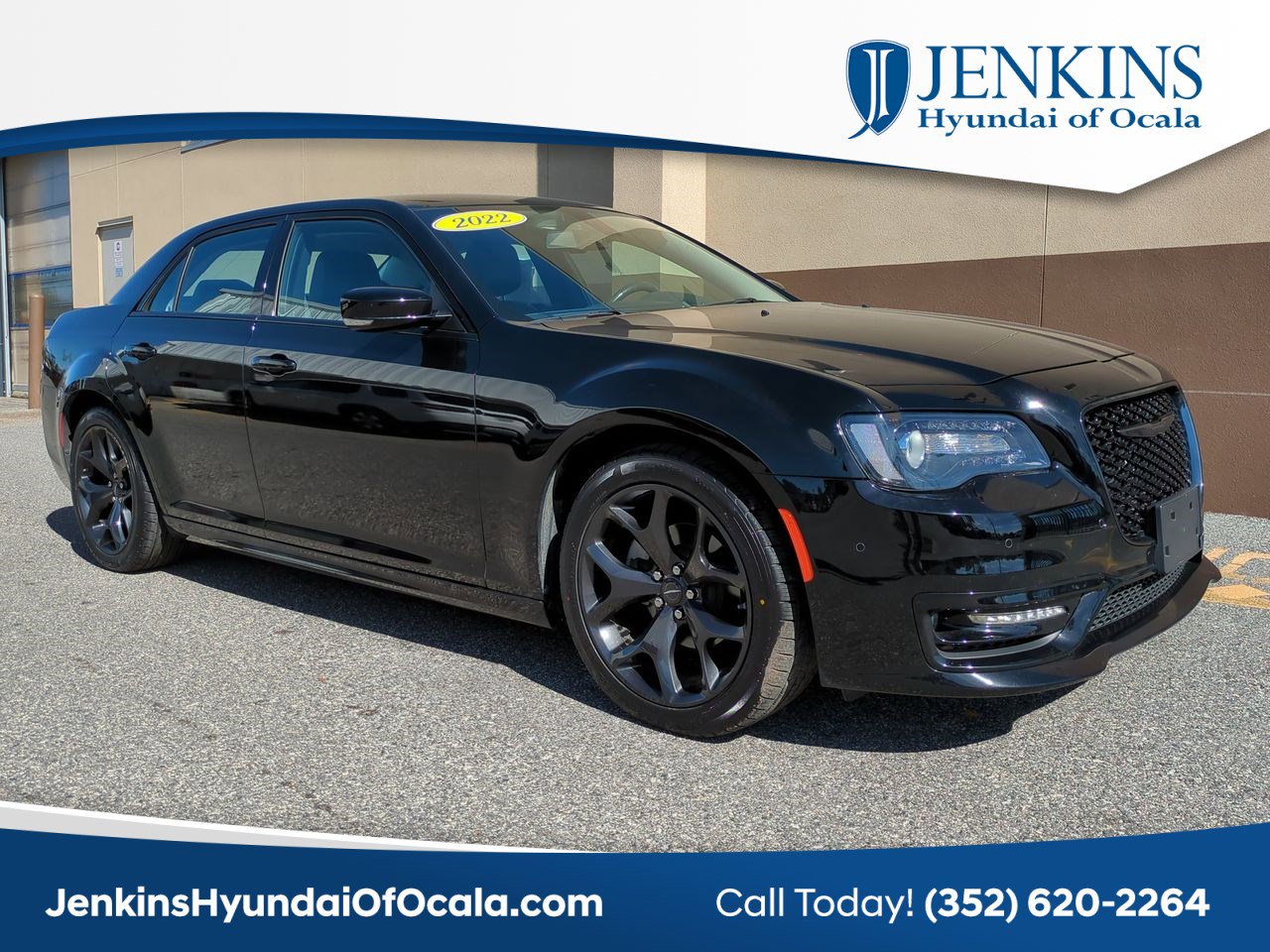 2022 Chrysler 300 Touring L's photo