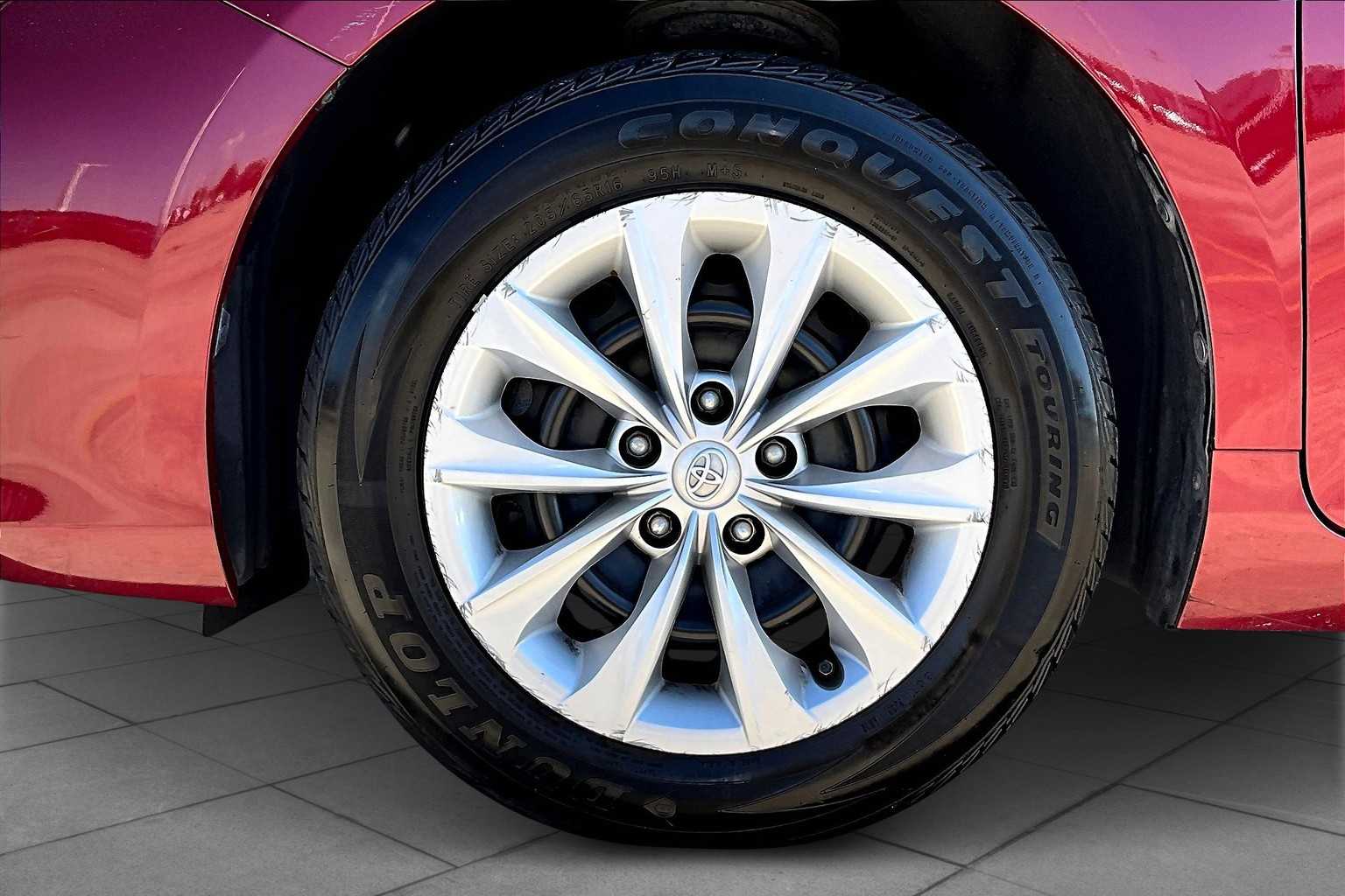 2017 Toyota Camry LE photo 10